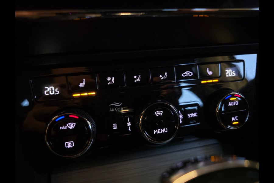 Škoda Superb Combi 1.4 TSI iV Business Edition Plus / STANDKACHEL / AFN.TREKHAAK / CRYSTAL LIGHTING / CAMERA / INCL. GARANTIE !