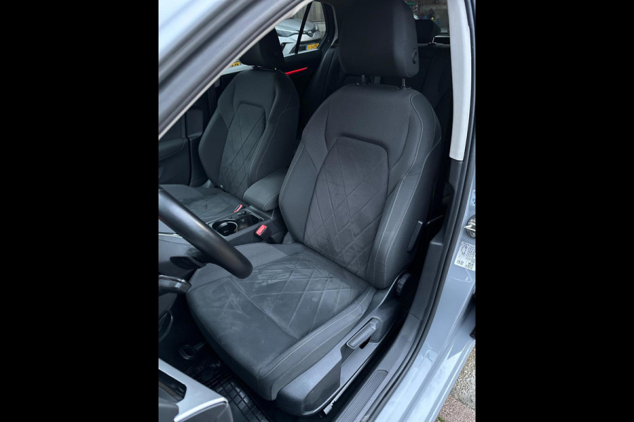 Volkswagen Golf 1.0 eTSI Life CarPlay Nardo Automaat