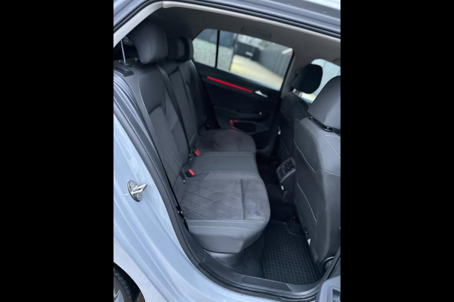 Volkswagen Golf 1.0 eTSI Life CarPlay Nardo Automaat