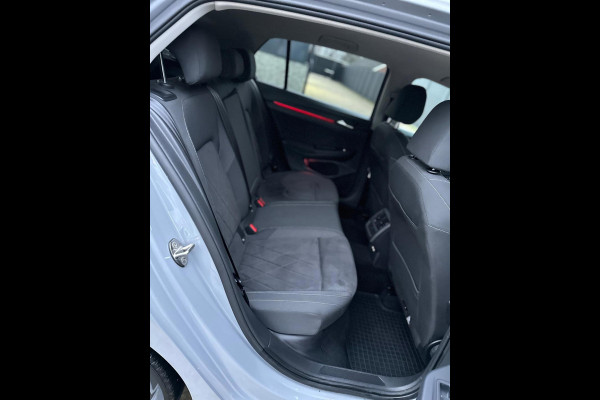 Volkswagen Golf 1.0 eTSI Life CarPlay Nardo Automaat