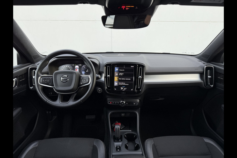 Volvo XC40 1.5 T3 Momentum Pro | CarPlay | H/K | Elek. Achterklep | Camera | 18 inch