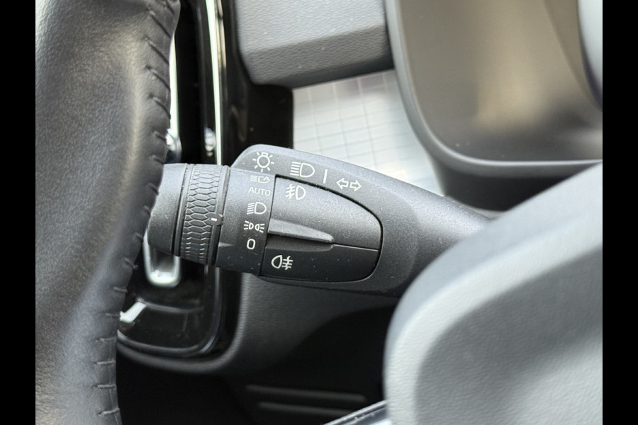 Volvo XC40 1.5 T3 Momentum Pro | CarPlay | H/K | Elek. Achterklep | Camera | 18 inch