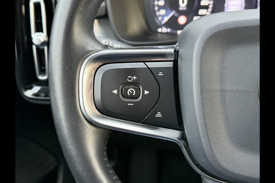 Volvo XC40 1.5 T3 Momentum Pro | CarPlay | H/K | Elek. Achterklep | Camera | 18 inch