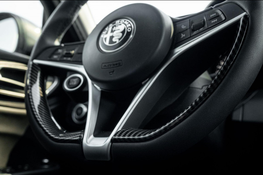 Alfa Romeo Giulia 2.0T Super 200 PK Aut. Xenon Leder Keyless PDC Camera 18''