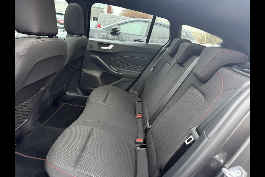 Ford FOCUS Wagon 1.0 EcoBoost Hybrid ST Line X 155pk | Trekhaak afneembaar | Panoramadak | Bang&Olufsen | Adaptive cruise control | Winter Pack | All season banden | Camera