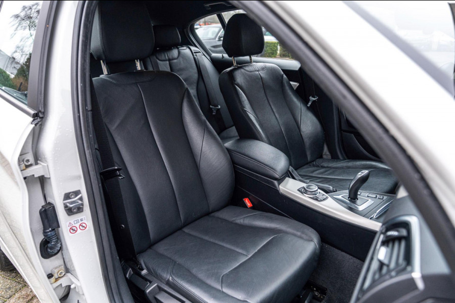 BMW 1-serie 118i Edition Shadow 136 PK Keyless Leder Stoelverwarming 17''