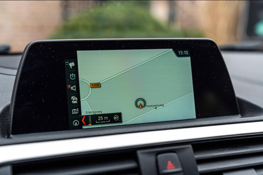 BMW 1-serie 118i Edition Shadow 136 PK Keyless Leder Stoelverwarming 17''