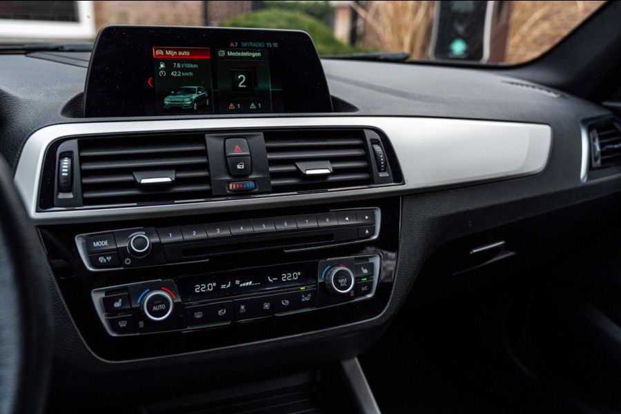 BMW 1-serie 118i Edition Shadow 136 PK Keyless Leder Stoelverwarming 17''