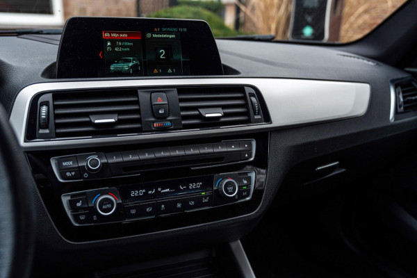 BMW 1-serie 118i Edition Shadow 136 PK Keyless Leder Stoelverwarming 17''