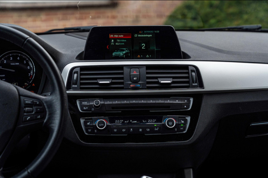 BMW 1-serie 118i Edition Shadow 136 PK Keyless Leder Stoelverwarming 17''