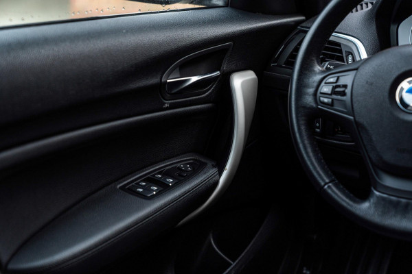 BMW 1-serie 118i Edition Shadow 136 PK Keyless Leder Stoelverwarming 17''