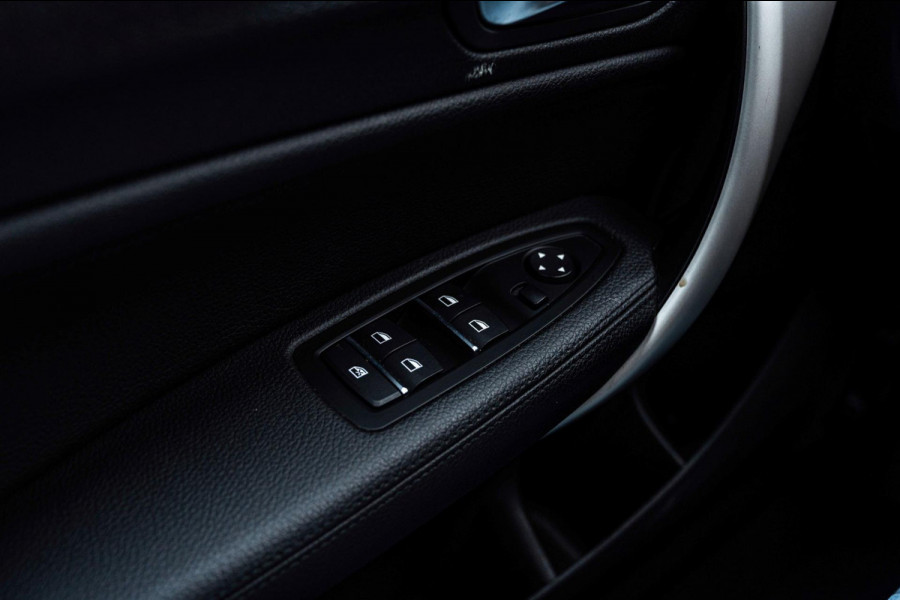 BMW 1-serie 118i Edition Shadow 136 PK Keyless Leder Stoelverwarming 17''