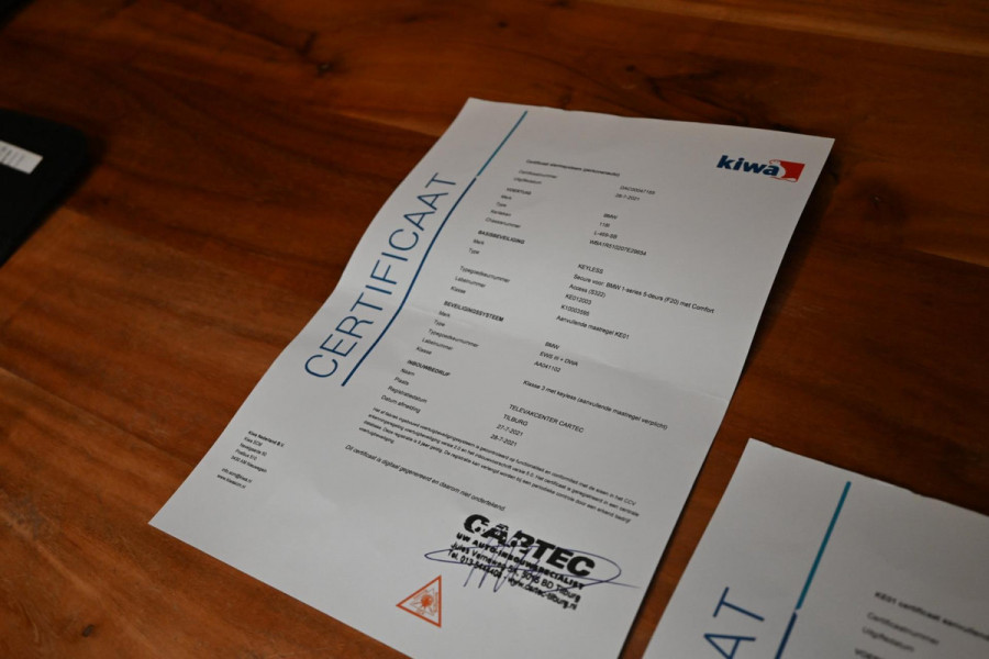 BMW 1-serie 118i Edition Shadow 136 PK Keyless Leder Stoelverwarming 17''