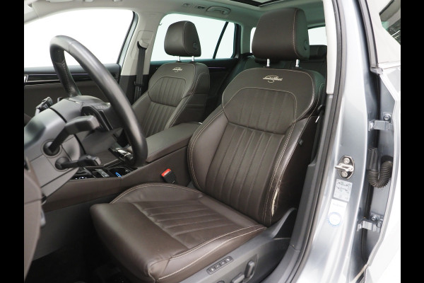 Škoda Superb Combi 1.4 TSI iV Laurin & Klement | Panoramadak | Leder | Canton | Camera | Keyless | Adaptive Cruise | Carplay