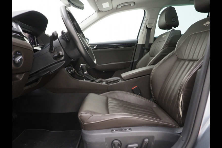 Škoda Superb Combi 1.4 TSI iV Laurin & Klement | Panoramadak | Leder | Canton | Camera | Keyless | Adaptive Cruise | Carplay