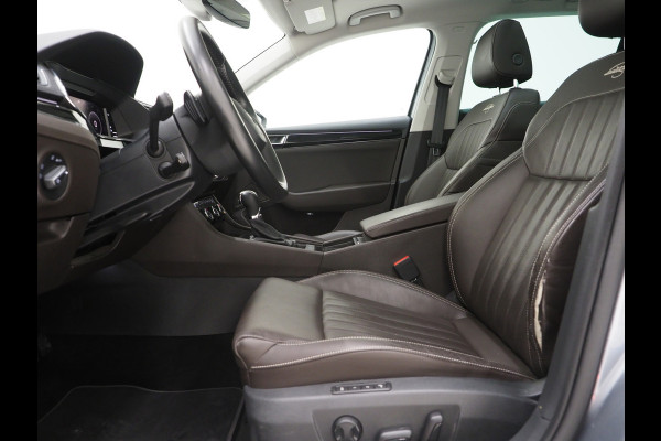 Škoda Superb Combi 1.4 TSI iV Laurin & Klement | Panoramadak | Leder | Canton | Camera | Keyless | Adaptive Cruise | Carplay