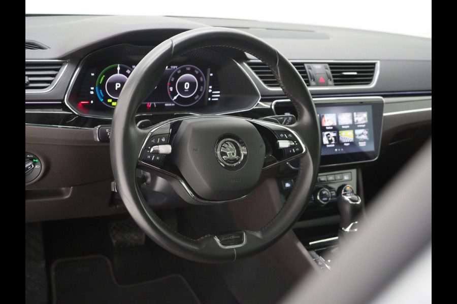 Škoda Superb Combi 1.4 TSI iV Laurin & Klement | Panoramadak | Leder | Canton | Camera | Keyless | Adaptive Cruise | Carplay