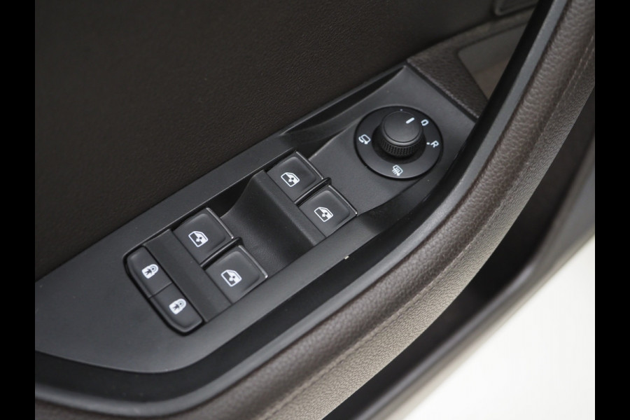 Škoda Superb Combi 1.4 TSI iV Laurin & Klement | Panoramadak | Leder | Canton | Camera | Keyless | Adaptive Cruise | Carplay