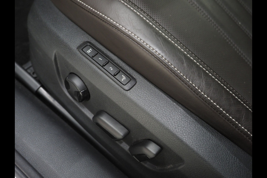 Škoda Superb Combi 1.4 TSI iV Laurin & Klement | Panoramadak | Leder | Canton | Camera | Keyless | Adaptive Cruise | Carplay