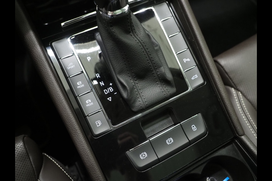 Škoda Superb Combi 1.4 TSI iV Laurin & Klement | Panoramadak | Leder | Canton | Camera | Keyless | Adaptive Cruise | Carplay