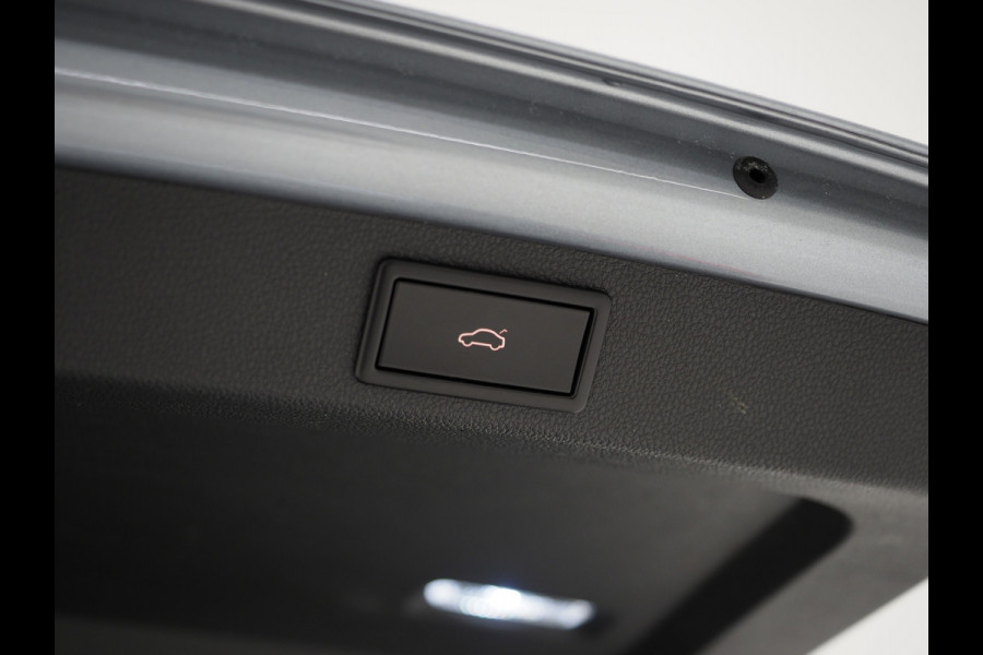 Škoda Superb Combi 1.4 TSI iV Laurin & Klement | Panoramadak | Leder | Canton | Camera | Keyless | Adaptive Cruise | Carplay