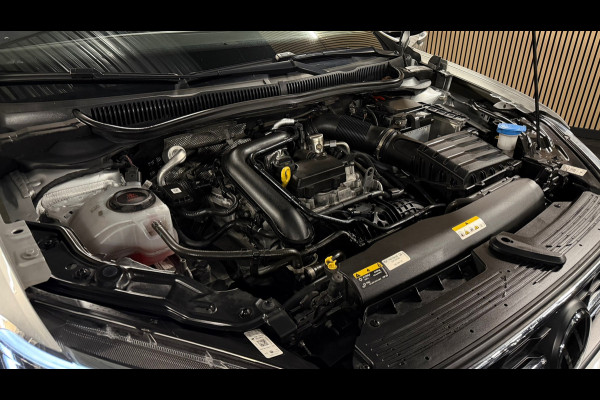 Volkswagen Taigo 1.0 TSI 3x R-Line PANO/IQ LIGHTS/KEYLESS/VIRTUAL/CARPLAY/ACC/AUTOMAAT/CAMERA/STOELVERWARMING/BOMVOL!