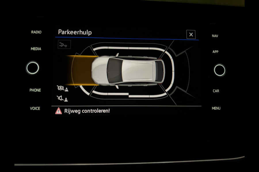 Volkswagen Taigo 1.0 TSI 3x R-Line PANO/IQ LIGHTS/KEYLESS/VIRTUAL/CARPLAY/ACC/AUTOMAAT/CAMERA/STOELVERWARMING/BOMVOL!