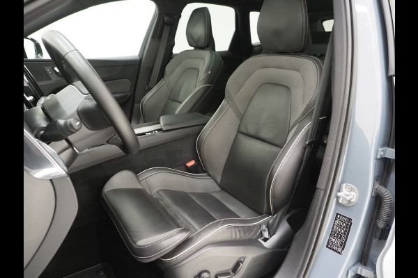 Volvo XC60 2.0 T6 Plug-in hybrid AWD R-Design Long Range | Panoramadak | Pilot Assist | Trekhaak | Camera | Keyless | Memory | Carplay