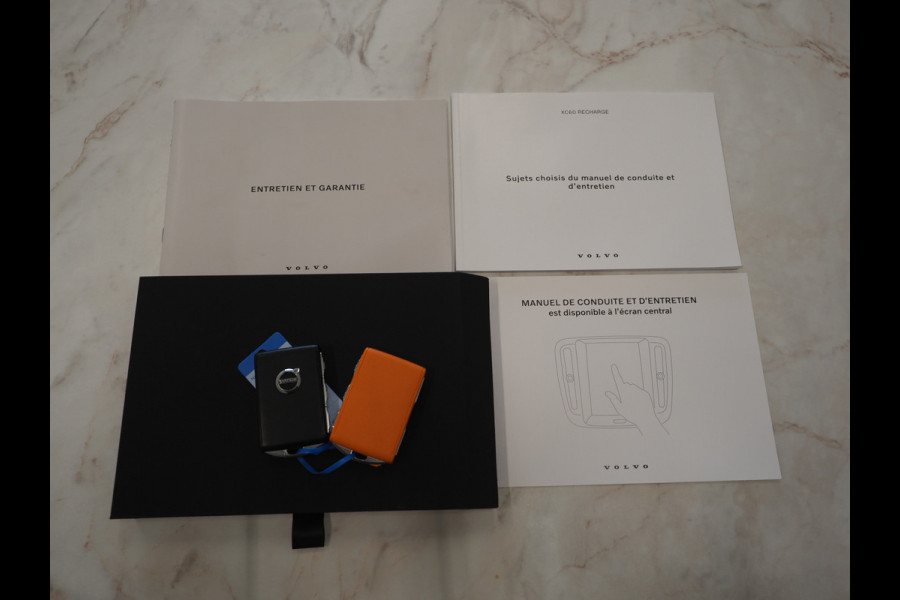 Volvo XC60 2.0 T6 Plug-in hybrid AWD R-Design Long Range | Panoramadak | Pilot Assist | Trekhaak | Camera | Keyless | Memory | Carplay