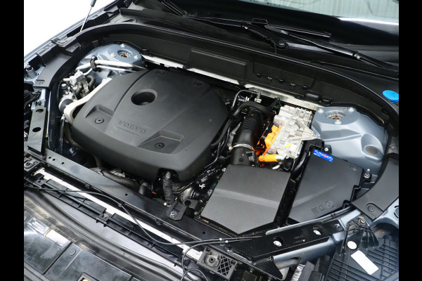 Volvo XC60 2.0 T6 Plug-in hybrid AWD R-Design Long Range | Panoramadak | Pilot Assist | Trekhaak | Camera | Keyless | Memory | Carplay