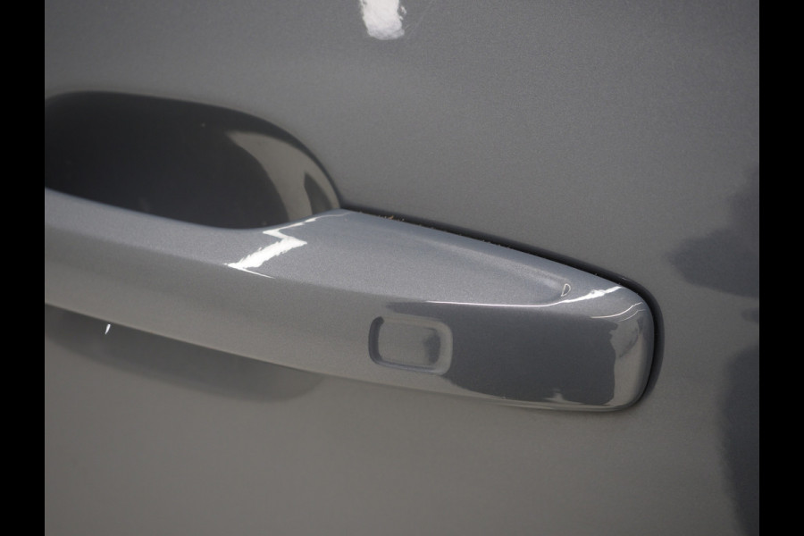 Volvo XC60 2.0 T6 Plug-in hybrid AWD R-Design Long Range | Panoramadak | Pilot Assist | Trekhaak | Camera | Keyless | Memory | Carplay