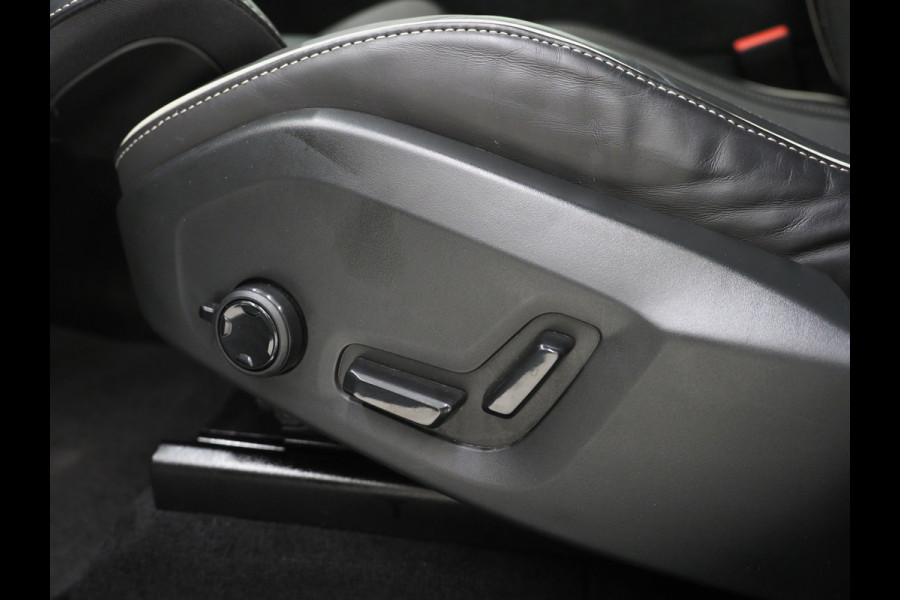 Volvo XC60 2.0 T6 Plug-in hybrid AWD R-Design Long Range | Panoramadak | Pilot Assist | Trekhaak | Camera | Keyless | Memory | Carplay