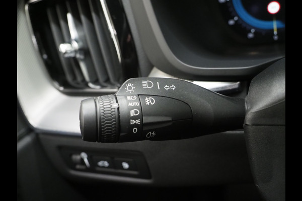 Volvo XC60 2.0 T6 Plug-in hybrid AWD R-Design Long Range | Panoramadak | Pilot Assist | Trekhaak | Camera | Keyless | Memory | Carplay