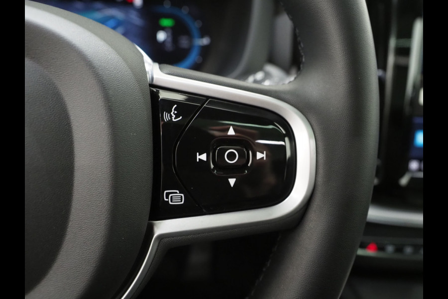 Volvo XC60 2.0 T6 Plug-in hybrid AWD R-Design Long Range | Panoramadak | Pilot Assist | Trekhaak | Camera | Keyless | Memory | Carplay