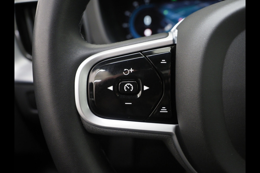Volvo XC60 2.0 T6 Plug-in hybrid AWD R-Design Long Range | Panoramadak | Pilot Assist | Trekhaak | Camera | Keyless | Memory | Carplay