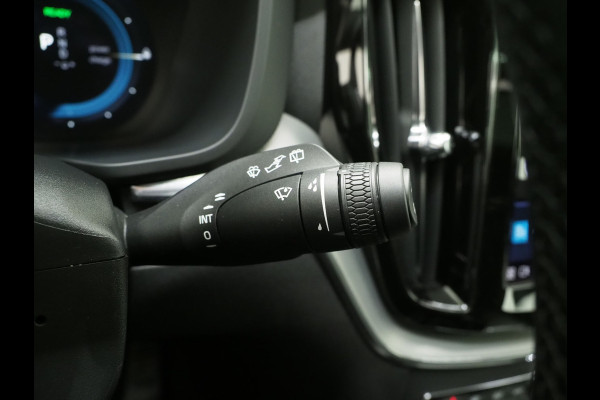 Volvo XC60 2.0 T6 Plug-in hybrid AWD R-Design Long Range | Panoramadak | Pilot Assist | Trekhaak | Camera | Keyless | Memory | Carplay