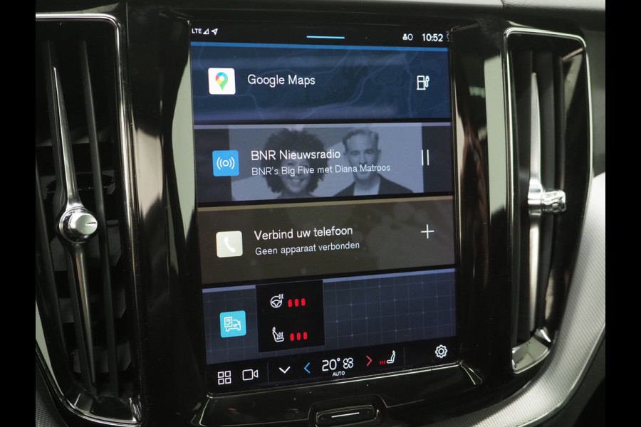 Volvo XC60 2.0 T6 Plug-in hybrid AWD R-Design Long Range | Panoramadak | Pilot Assist | Trekhaak | Camera | Keyless | Memory | Carplay