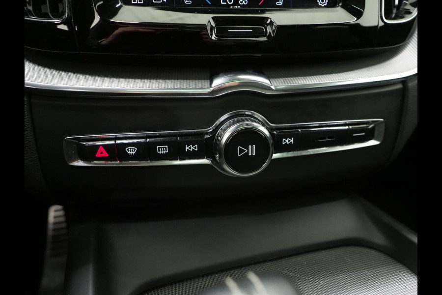 Volvo XC60 2.0 T6 Plug-in hybrid AWD R-Design Long Range | Panoramadak | Pilot Assist | Trekhaak | Camera | Keyless | Memory | Carplay