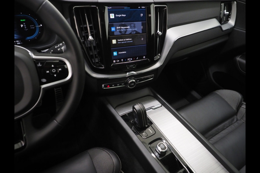 Volvo XC60 2.0 T6 Plug-in hybrid AWD R-Design Long Range | Panoramadak | Pilot Assist | Trekhaak | Camera | Keyless | Memory | Carplay