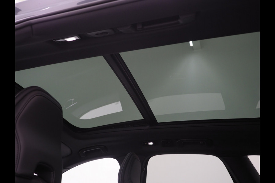 Volvo XC60 2.0 T6 Plug-in hybrid AWD R-Design Long Range | Panoramadak | Pilot Assist | Trekhaak | Camera | Keyless | Memory | Carplay