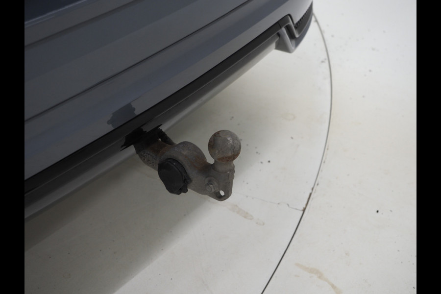 Volvo XC60 2.0 T6 Plug-in hybrid AWD R-Design Long Range | Panoramadak | Pilot Assist | Trekhaak | Camera | Keyless | Memory | Carplay