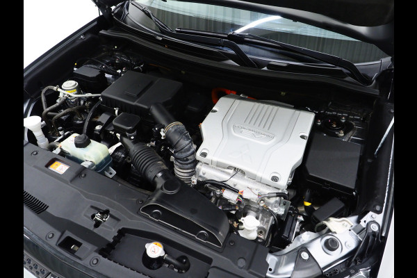 Mitsubishi Outlander 2.4 PHEV Intense | Camera | Keyless | Power Sound | Trekhaak | Stoelverwarming | Carplay
