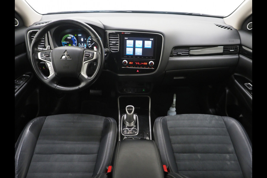 Mitsubishi Outlander 2.4 PHEV Intense | Camera | Keyless | Power Sound | Trekhaak | Stoelverwarming | Carplay
