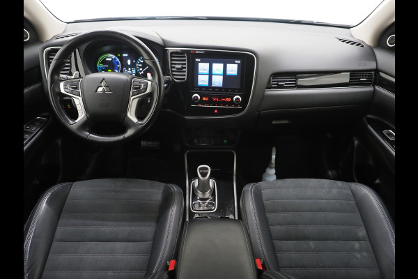 Mitsubishi Outlander 2.4 PHEV Intense | Camera | Keyless | Power Sound | Trekhaak | Stoelverwarming | Carplay