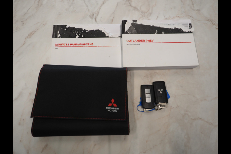 Mitsubishi Outlander 2.4 PHEV Intense | Camera | Keyless | Power Sound | Trekhaak | Stoelverwarming | Carplay