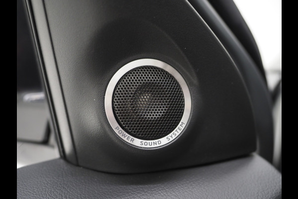 Mitsubishi Outlander 2.4 PHEV Intense | Camera | Keyless | Power Sound | Trekhaak | Stoelverwarming | Carplay