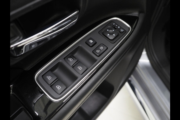 Mitsubishi Outlander 2.4 PHEV Intense | Camera | Keyless | Power Sound | Trekhaak | Stoelverwarming | Carplay