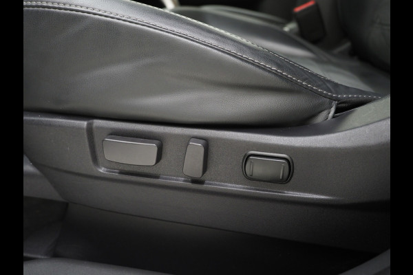 Mitsubishi Outlander 2.4 PHEV Intense | Camera | Keyless | Power Sound | Trekhaak | Stoelverwarming | Carplay