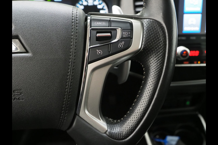 Mitsubishi Outlander 2.4 PHEV Intense | Camera | Keyless | Power Sound | Trekhaak | Stoelverwarming | Carplay