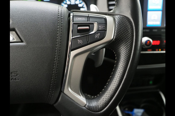 Mitsubishi Outlander 2.4 PHEV Intense | Camera | Keyless | Power Sound | Trekhaak | Stoelverwarming | Carplay